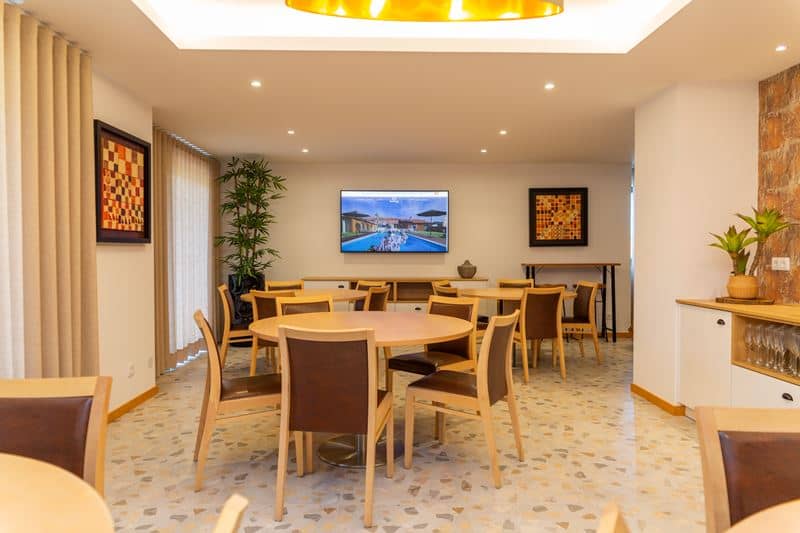 Espaço tranquilo, exclusivo e elegante, ideal para reuniões de negócios, workshops, formações e eventos mais íntimos.