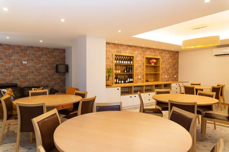 Espaço tranquilo, exclusivo e elegante, ideal para reuniões de negócios, workshops, formações e eventos mais íntimos.